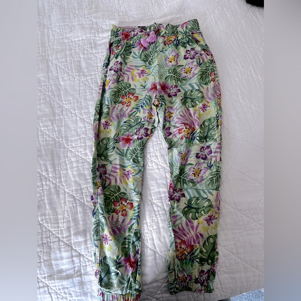 Really cute cabana pants. H&M size 6x